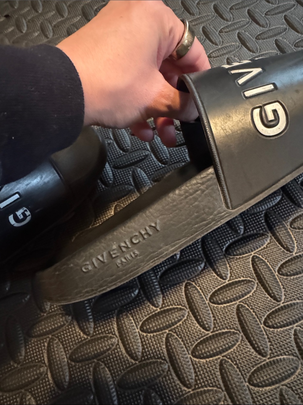 Givenchy Black Logo Slide Sandals Authentic - Picture 4 of 4